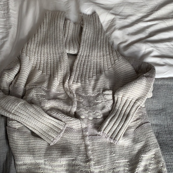 Gray Aztec Pattern Cardigan - Picture 3 of 6